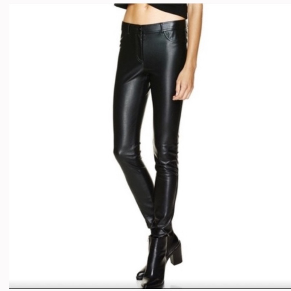 Aritzia Wilfred Free Faux Leather Skinny Pants in Black Sz 2